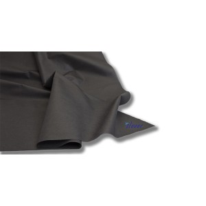 Mantel 120x120 de color negro, fabricado en polipropileno y celulosa