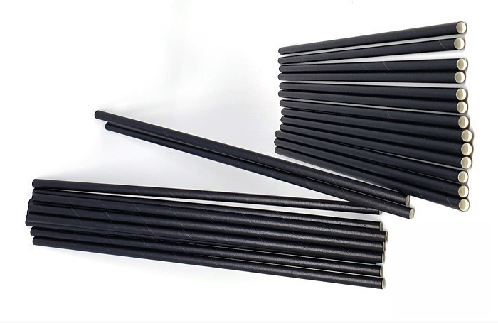 Cañita o pajita de papel de 23 cm y diámetro 0.6 cms en color negro. Caja de 20 paquetes de 250 uds.. Modelo: PRP216
