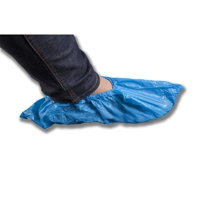 Cubre zapatos de plástico de color azul de polietileno con elástico ajustable y adaptable a todos los tamaños. Modelo: RDC001