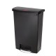 Cubo residuos Rubbermaid pedal frontal 90L negro