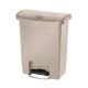 . Cubo residuos Rubbermaid pedal frontal 30L beige