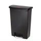 . Cubo residuos Rubbermaid pedal frontal 90L negro